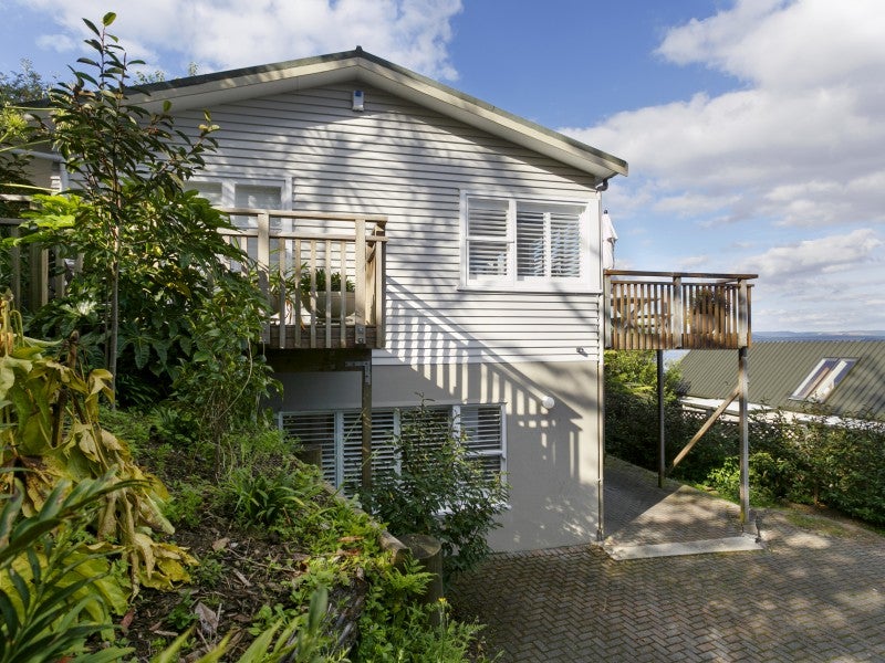 2/842 Wily Terrace, Acacia Bay, Taupō - Carousel 2
