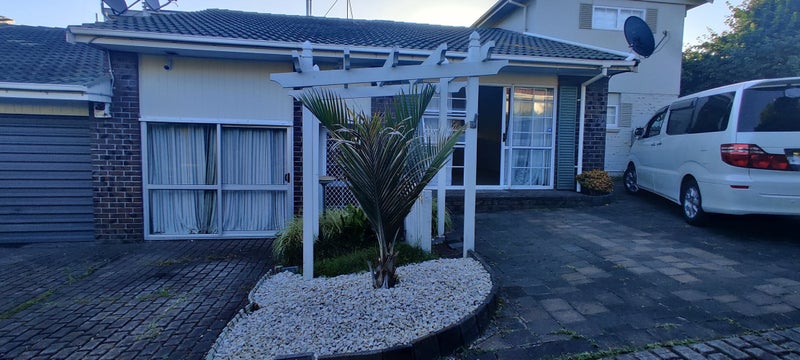 4/2 Raurenga Avenue, Royal Oak, Auckland - Carousel 1