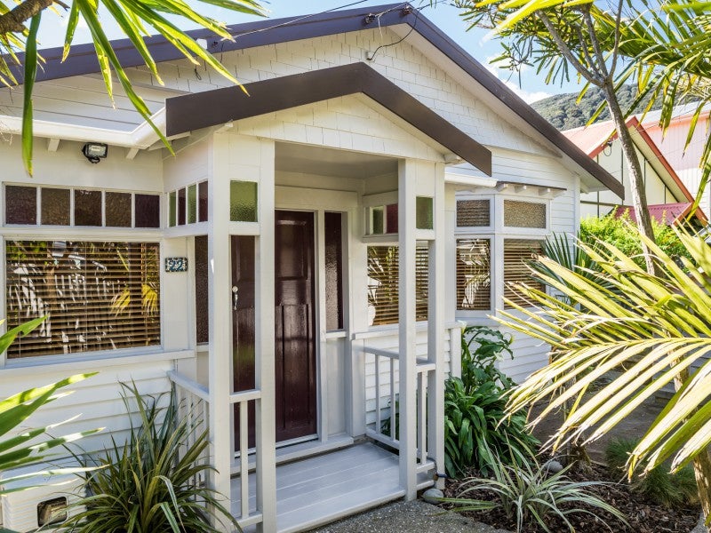 22 Kauri Street, Eastbourne, Lower Hutt - Carousel 18