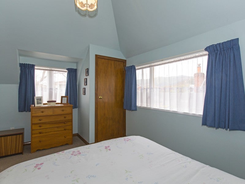 6 Waddington Drive, Naenae, Lower Hutt - Carousel 20