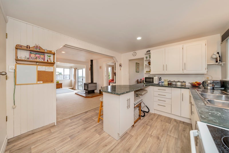 26 Norana Road, Maoribank, Upper Hutt - Carousel 2