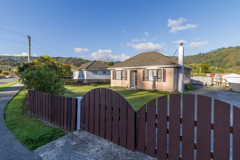 37 Stanley Street, Wainuiomata, Lower Hutt - Carousel 1