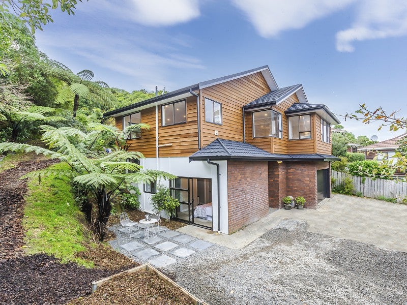 39A Thatcher Crescent, Crofton Downs, Wellington - Carousel 1