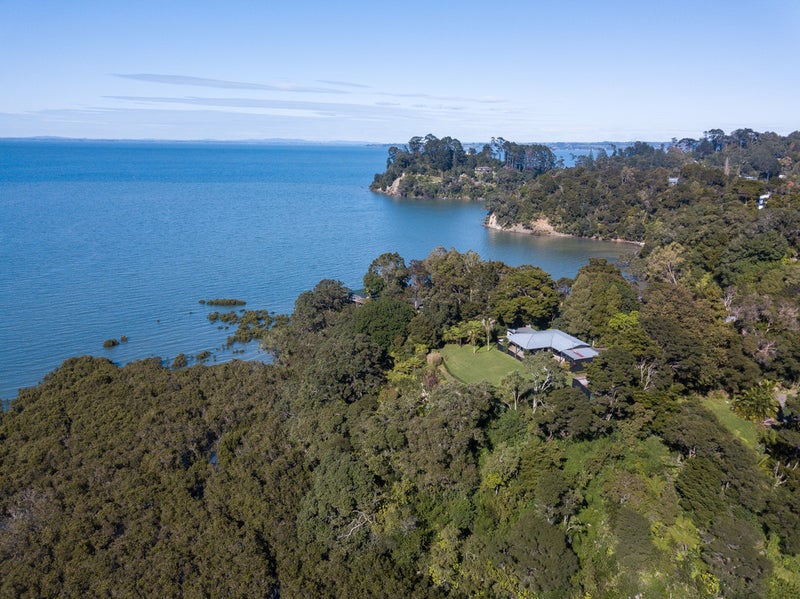 16 Dorothy Road, Laingholm, Auckland - Carousel 2