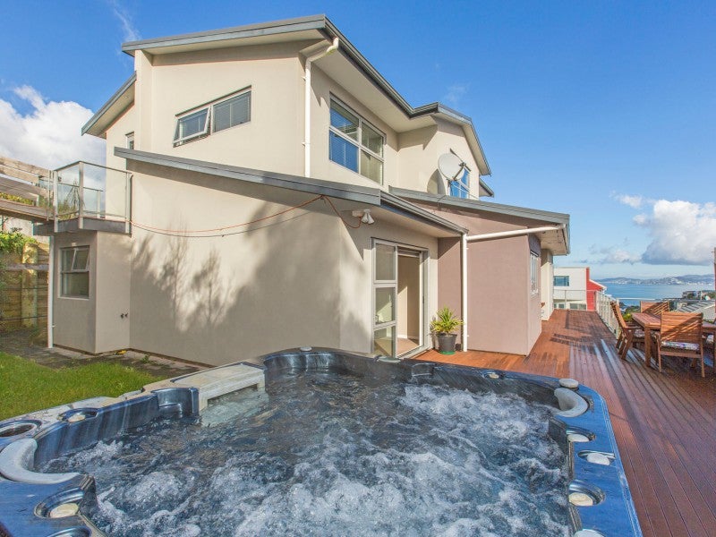 87 Cedar Street, Maungaraki, Lower Hutt - Carousel 1