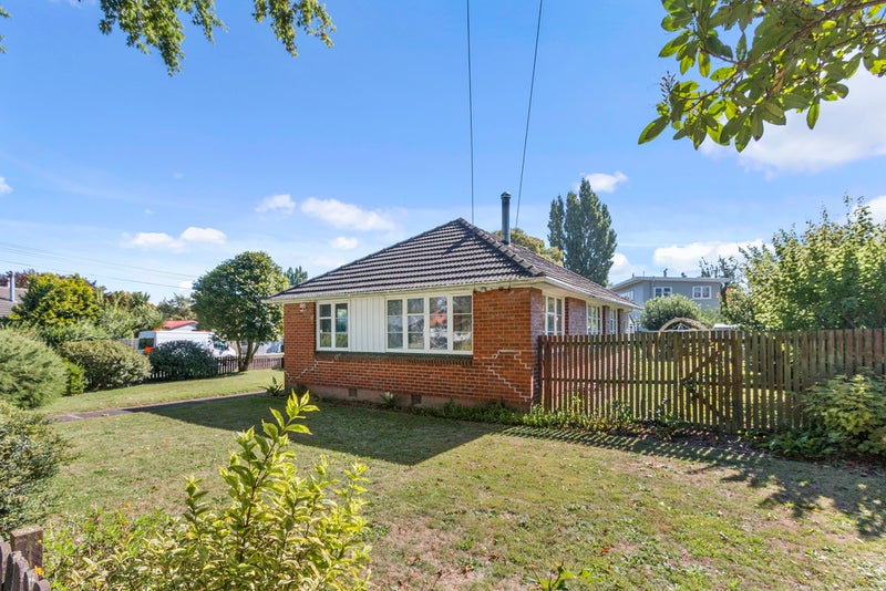 2 Praem Place, Shirley, Christchurch - Carousel 1