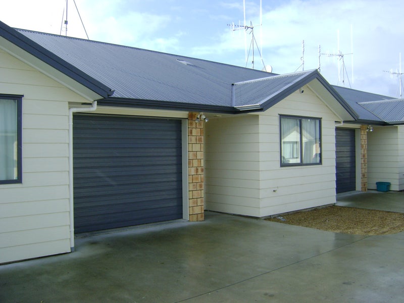 210D Old Farm Road, Hamilton East, Hamilton - Carousel 1