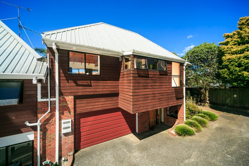 2/11 Zion Road, Birkenhead, Auckland - Carousel 2