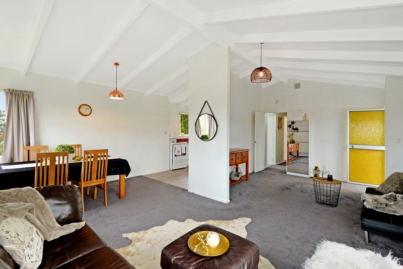 2/47 Athena Drive, Totara Vale, Auckland - Carousel 2