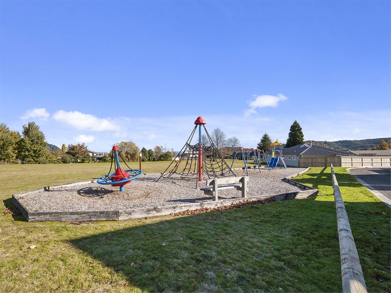 9 Rogers Place, Taupo - Carousel 26