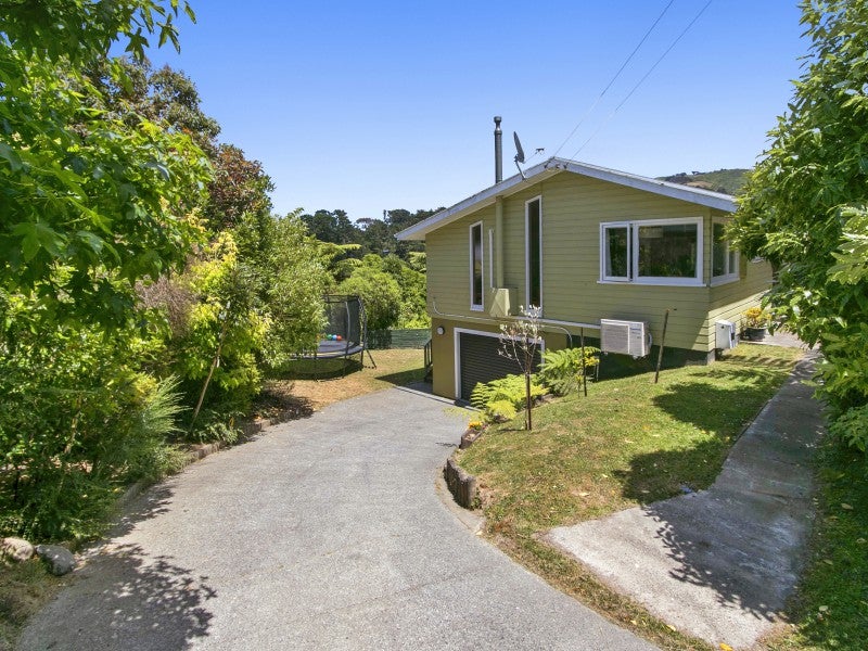 13 Levin Grove, Kelson, Lower Hutt - Carousel 18
