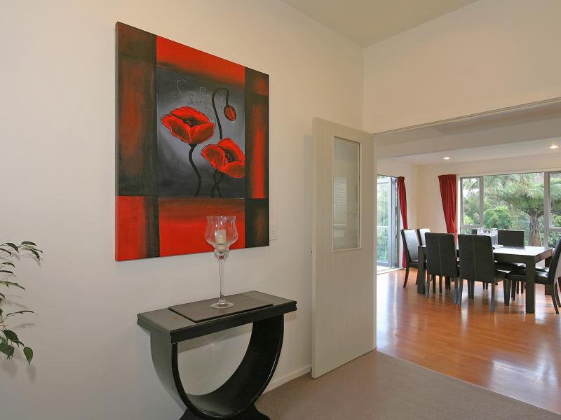 17 Martin Grove, Normandale, Lower Hutt - Carousel 2