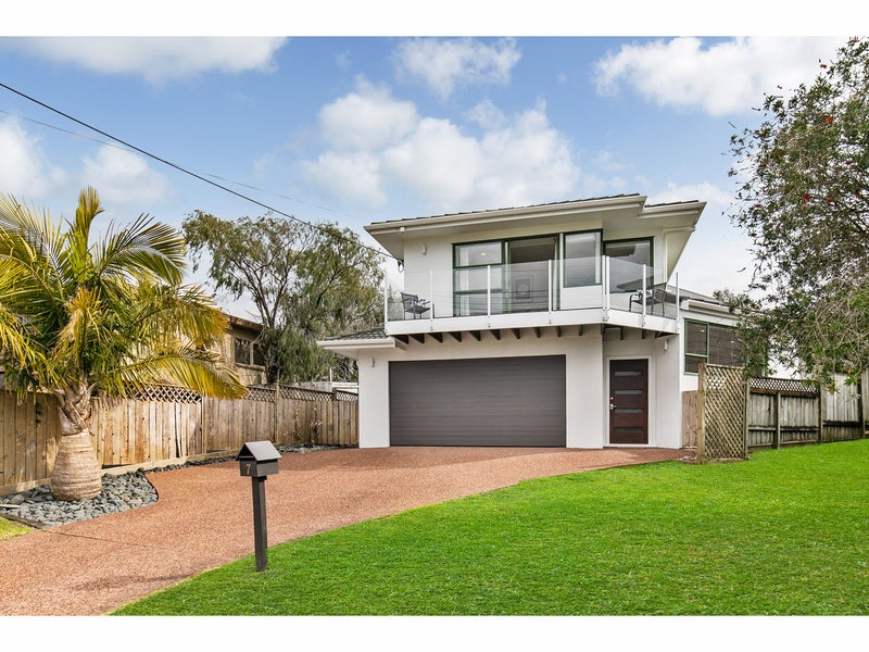 7 Kiteroa Terrace, Browns Bay - Carousel 2