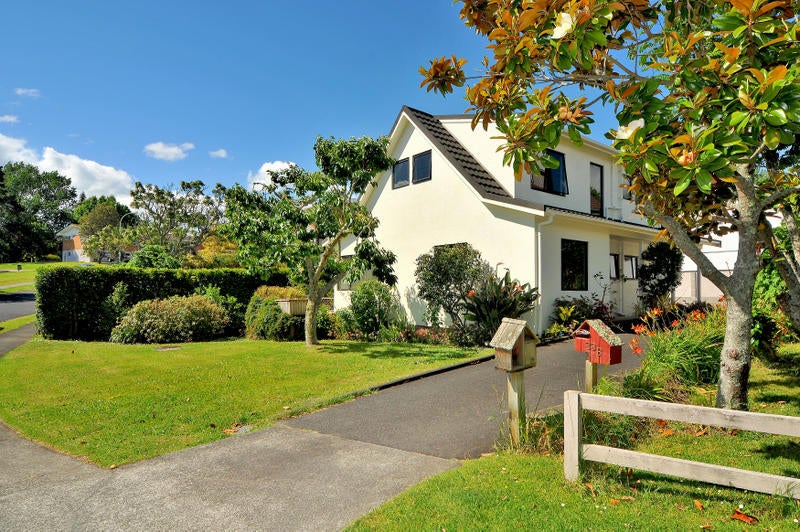 1/33A Pickwick Parade, Mellons Bay, Auckland - Carousel 2