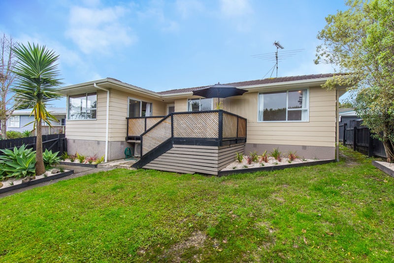 31 Jillian Drive, Ranui, Auckland - Carousel 1
