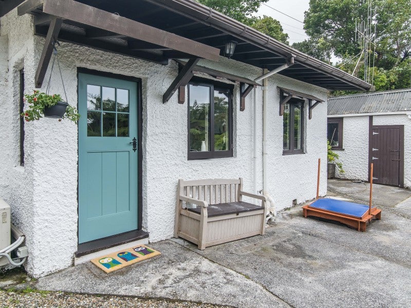 23 Pembroke Road, Northland, Wellington - Carousel 1