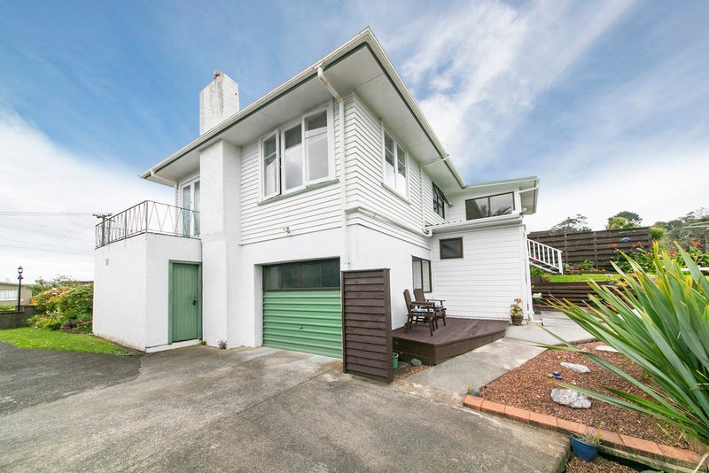 18 Hoskins Avenue, Hillsborough, Auckland - Carousel 15