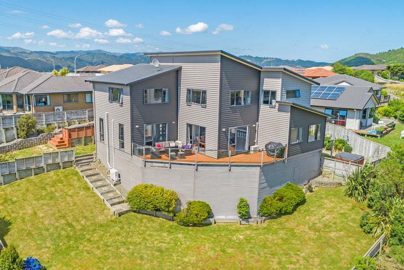 11 Percy Kinsman Crescent, Riverstone Terraces, Upper Hutt - Carousel 2