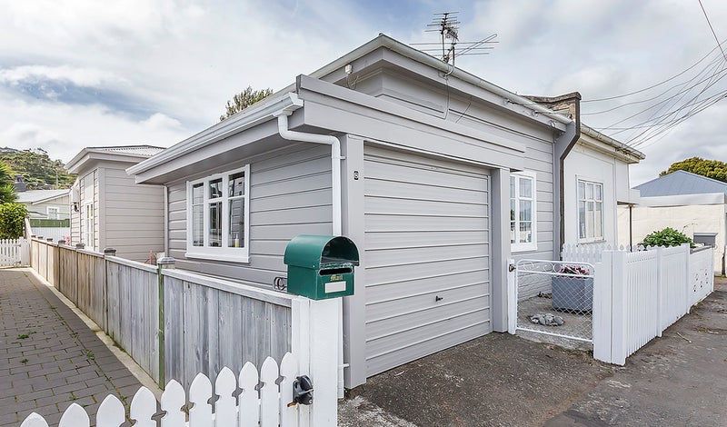 8 HECTOR Street, Petone, Lower Hutt - Carousel 14