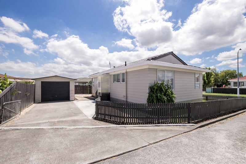 1/6 Silver Creek Road, Weymouth, Auckland - Carousel 2