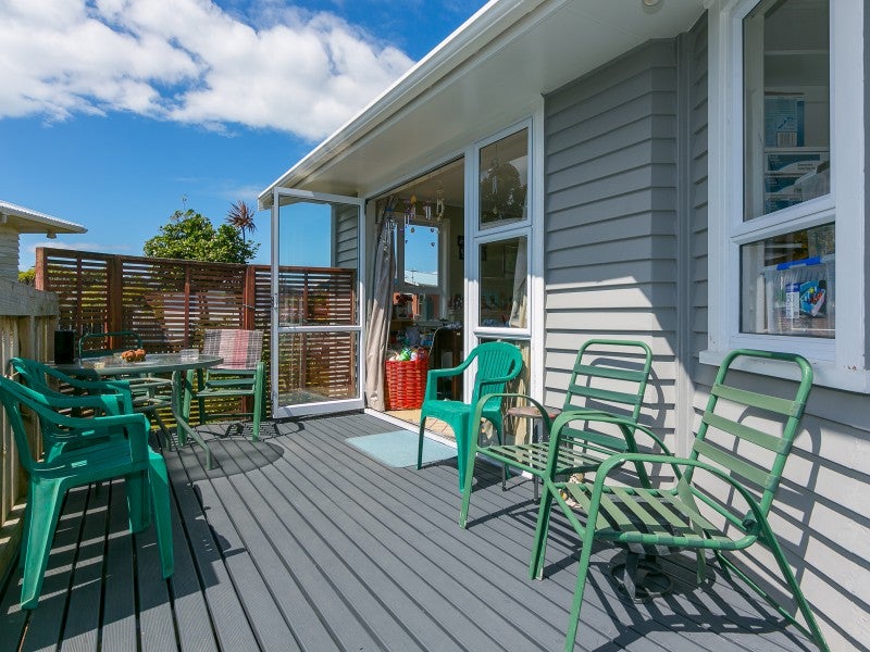 49 Rosendale Avenue, Spotswood, New Plymouth - Carousel 2