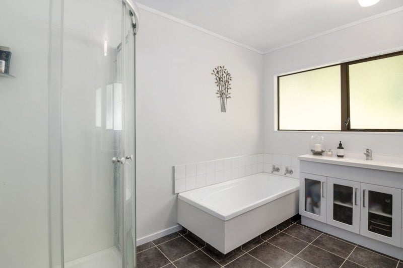 15 Clifford Avenue, Bishopdale, Nelson - Carousel 11