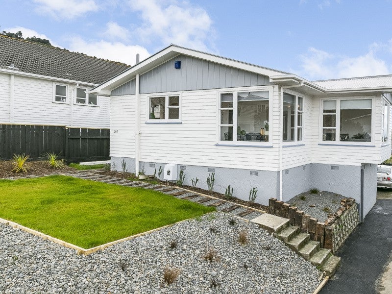 54 Kandy Crescent, Ngaio, Wellington - Carousel 1