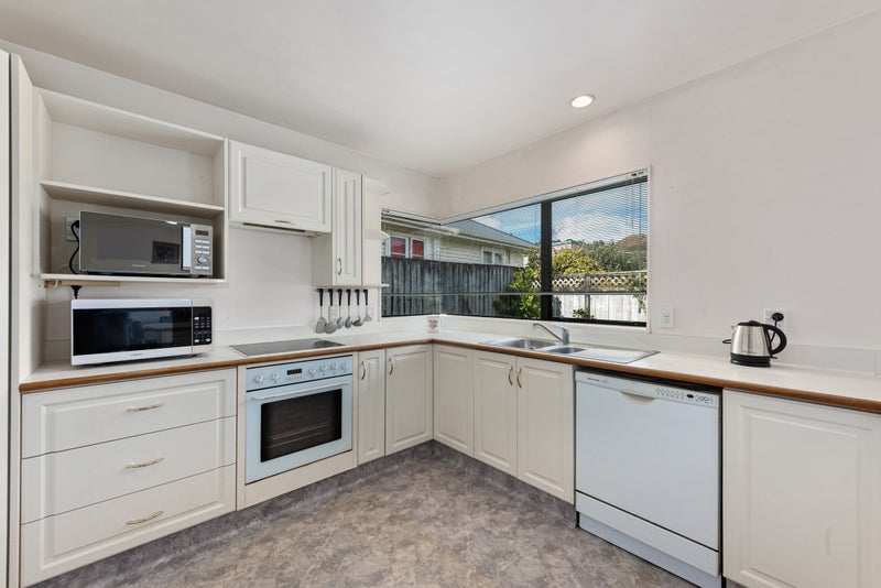 1/31 Seddon Street, Wallaceville, Upper Hutt - Carousel 2