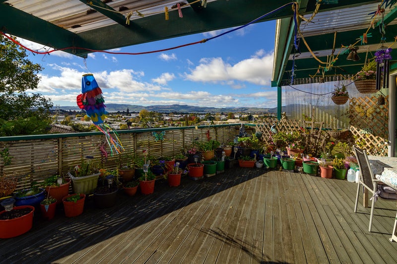 11 Takahe Place, Selwyn Heights, Rotorua - Carousel 2