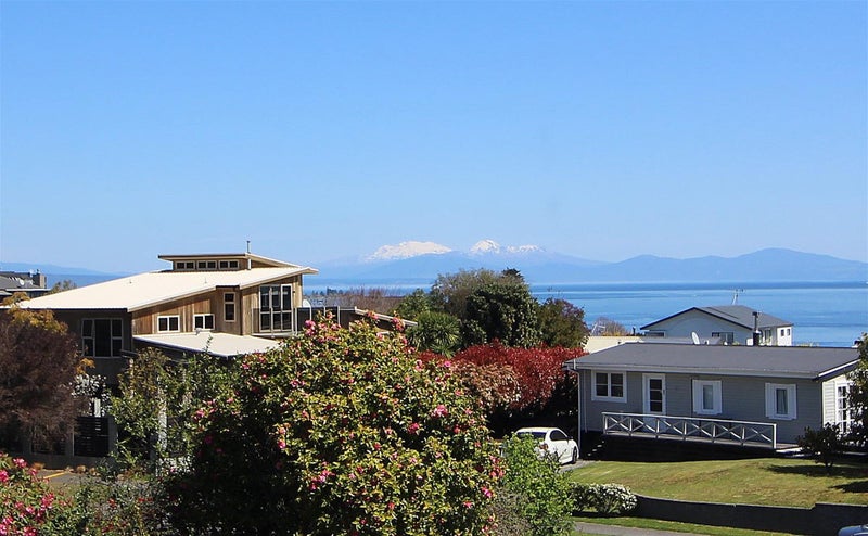 8 Kurupae Road, Hilltop, Taupō - Carousel 2