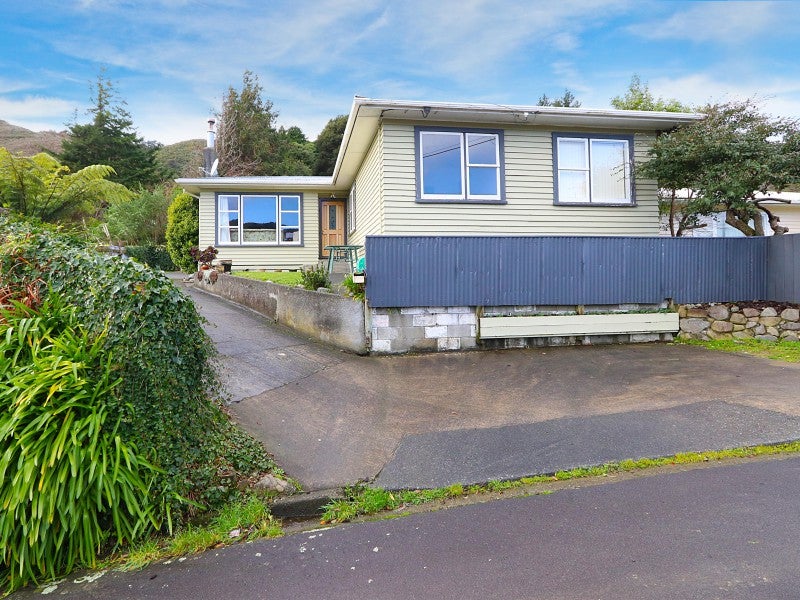77 Coast Road, Wainuiomata, Lower Hutt - Carousel 16