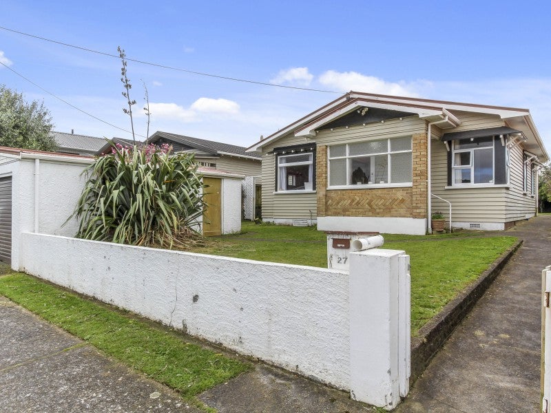 27 Ngaio Street, Strandon, New Plymouth - Carousel 2