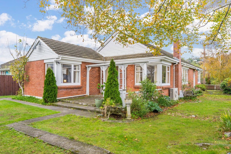 1 York Avenue, Heretaunga, Upper Hutt - Carousel 1