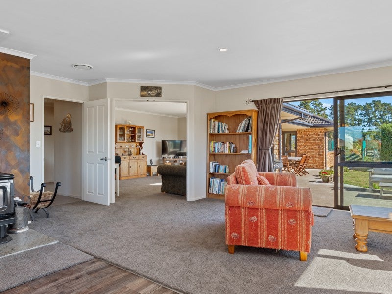 1498 Thongcaster Road, Burnt Hill, Oxford - Carousel 24