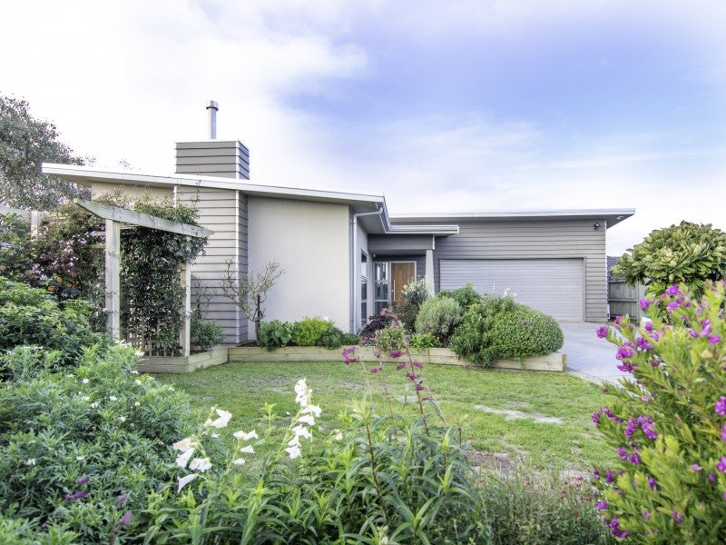 26 Pegasus Place, Kelvin Grove, Palmerston North - Carousel 1