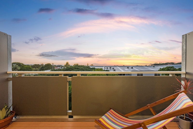 308/26 Morningside Drive, Morningside, Auckland - Carousel 1