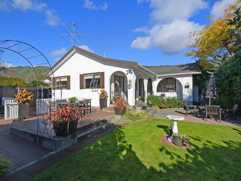 48 Mcenroe Grove, Naenae, Lower Hutt - Carousel 1