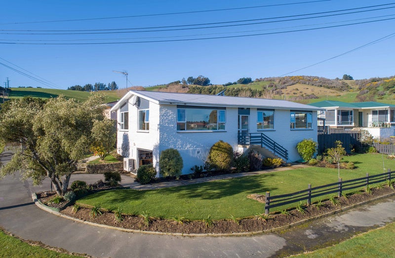 13A Brooklyn Street, Green Island, Dunedin - Carousel 1