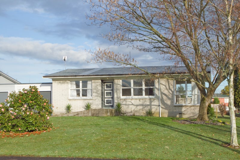 6A Mabian Crescent, Deanwell, Hamilton - Carousel 1