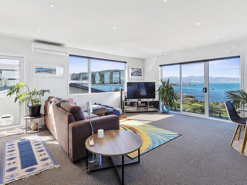 138 Owhiro Bay Parade, Owhiro Bay, Wellington - Carousel 2