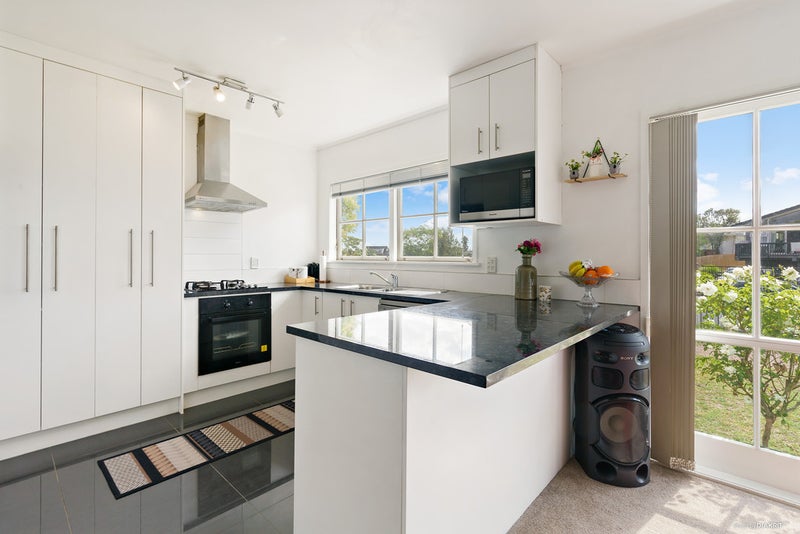 32 Barnhill Crescent, Pahurehure, Papakura - Carousel 2