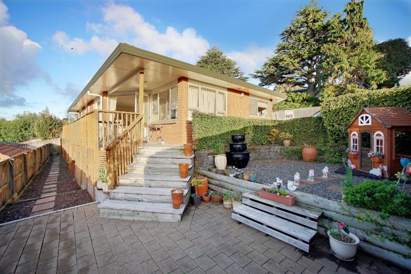 132B Redoubt Road, Goodwood Heights, Auckland - Carousel 1