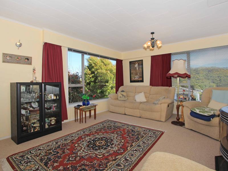6 Timaru Grove, Kelson, Lower Hutt - Carousel 2