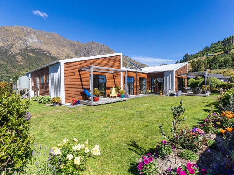 4 Evening Star Road, Arthurs Point, Queenstown - Carousel 1