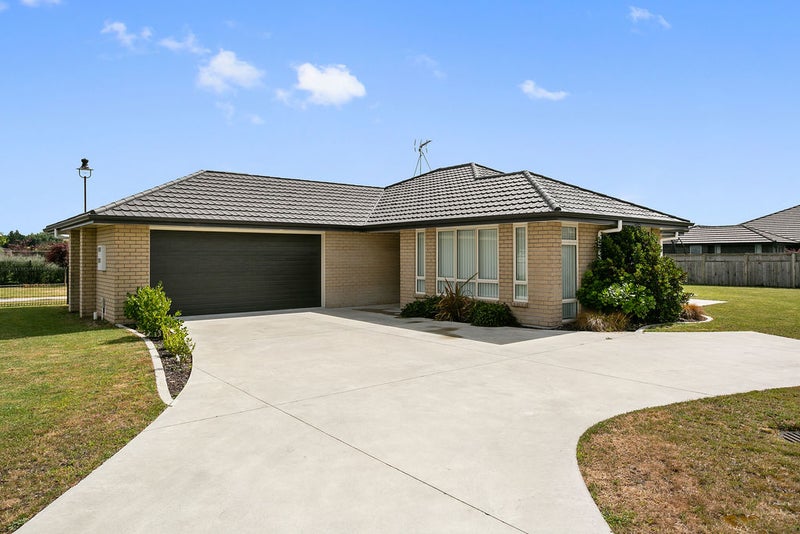 31 Plescher Crescent, Leamington, Cambridge - Carousel 1