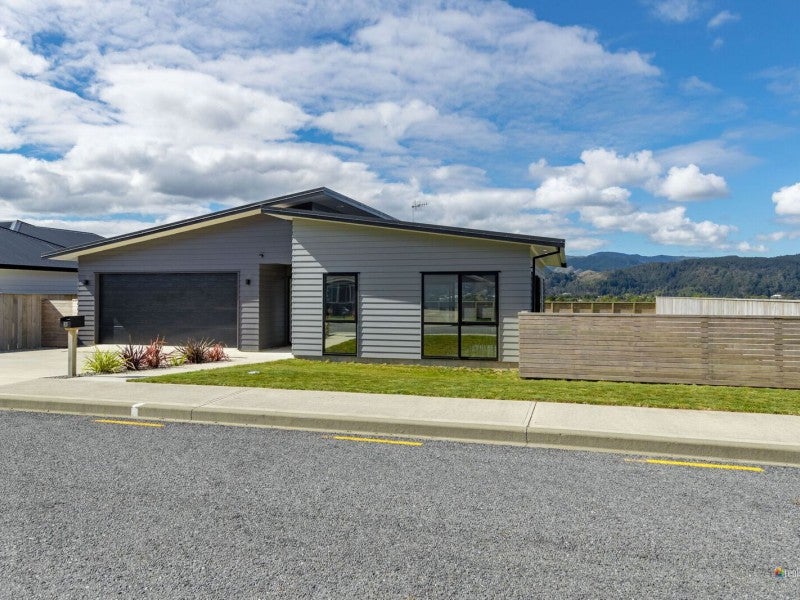 100 Riverstone Drive, Riverstone Terraces, Upper Hutt - Carousel 2