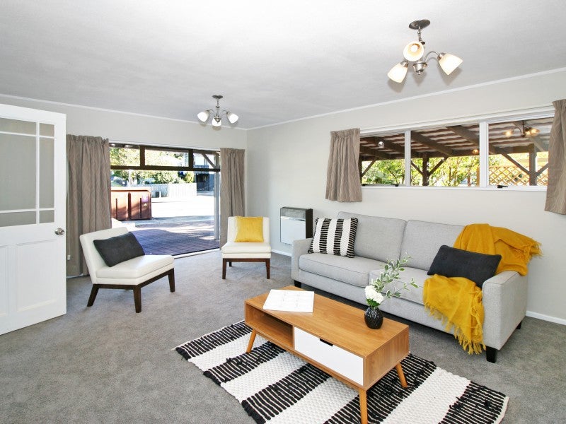 7 Ainslee Street, Highlands Park, New Plymouth - Carousel 1