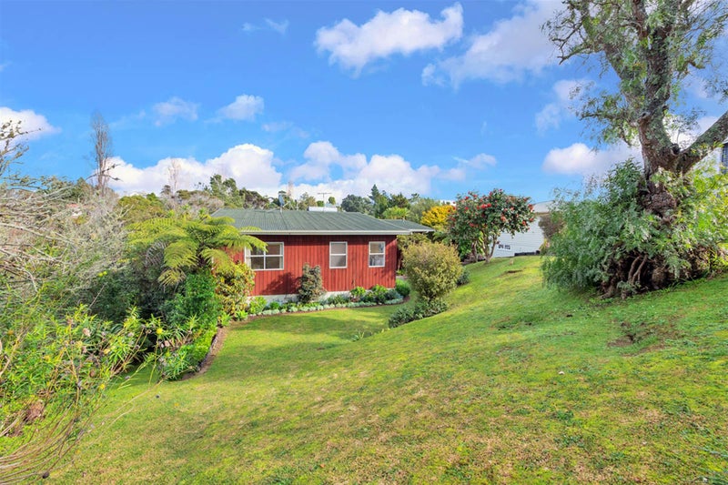8D Roseberry Avenue, Birkenhead, Auckland - Carousel 2
