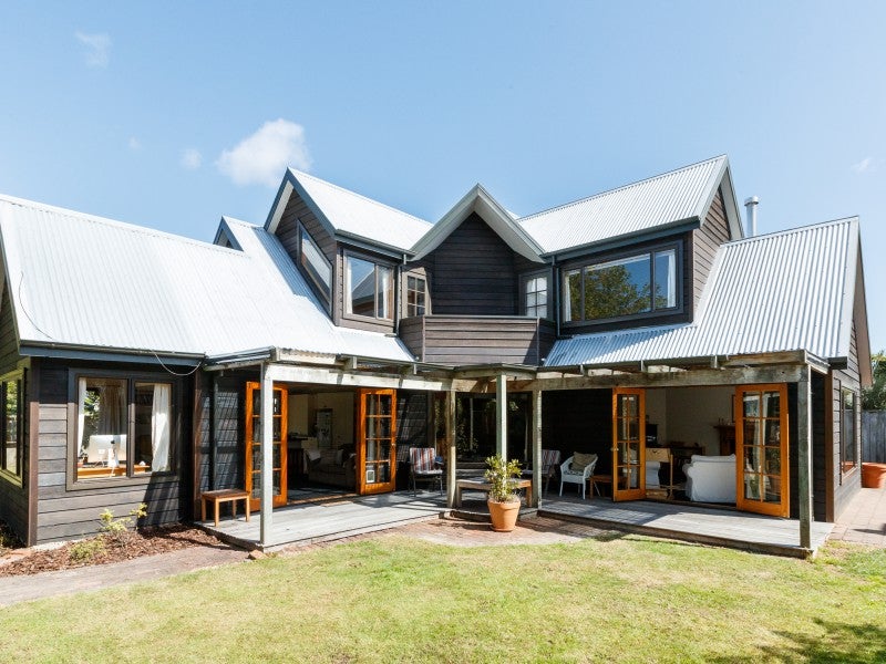 21 Palm Avenue, Hokowhitu, Palmerston North - Carousel 2