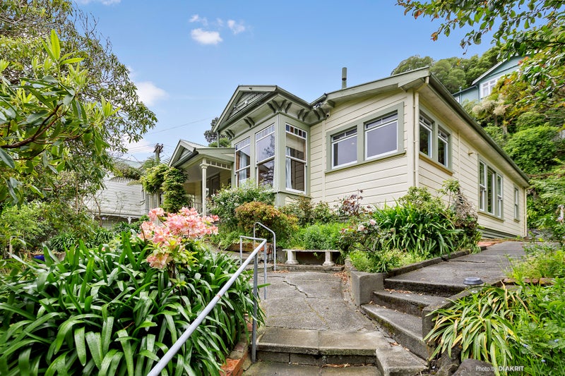 141 Glenmore Street, Kelburn, Wellington - Carousel 2